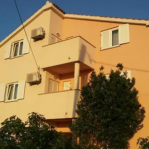 rezervirajte ovdje