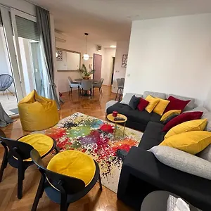 Luxury Ora Split